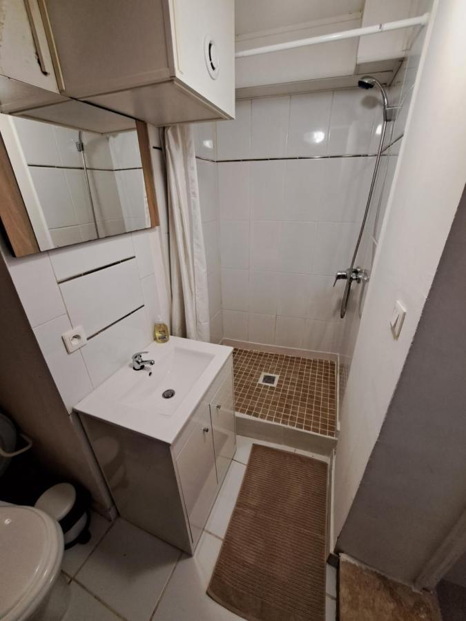 Le Studio De La Place Chalier LʼIsle-sur-la-Sorgue Eksteriør billede