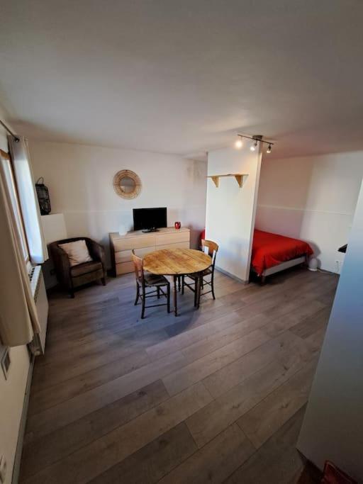 Le Studio De La Place Chalier LʼIsle-sur-la-Sorgue Eksteriør billede