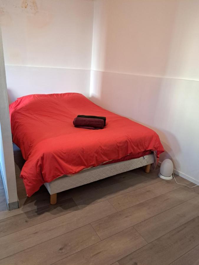 Le Studio De La Place Chalier LʼIsle-sur-la-Sorgue Eksteriør billede