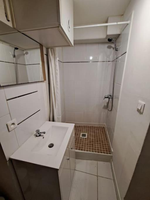 Le Studio De La Place Chalier LʼIsle-sur-la-Sorgue Eksteriør billede